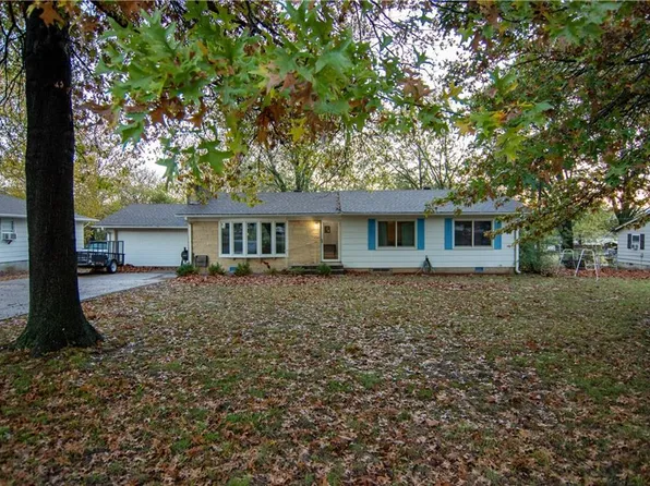 207 Fresno St, Coffeyville, KS 67337