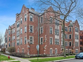 200 Lee St APT 1B, Evanston, IL 60202