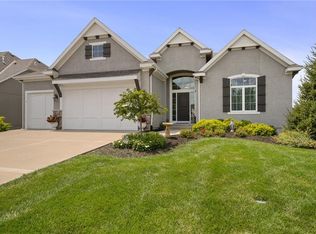 6714 Arapahoe Dr, Shawnee, KS 66226