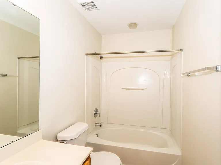 6827 Blake Brook Dr — Photo 12