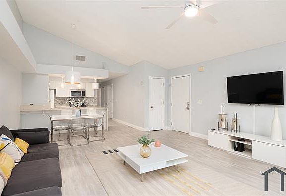 5th image of 5012 Laguna Bay Cir APT 76