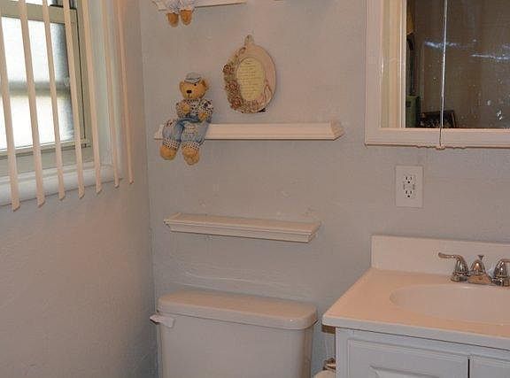 2nd image of 5030 E Lamona Ave