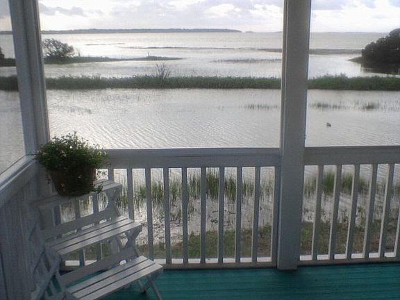 Screened porch-High Tide.