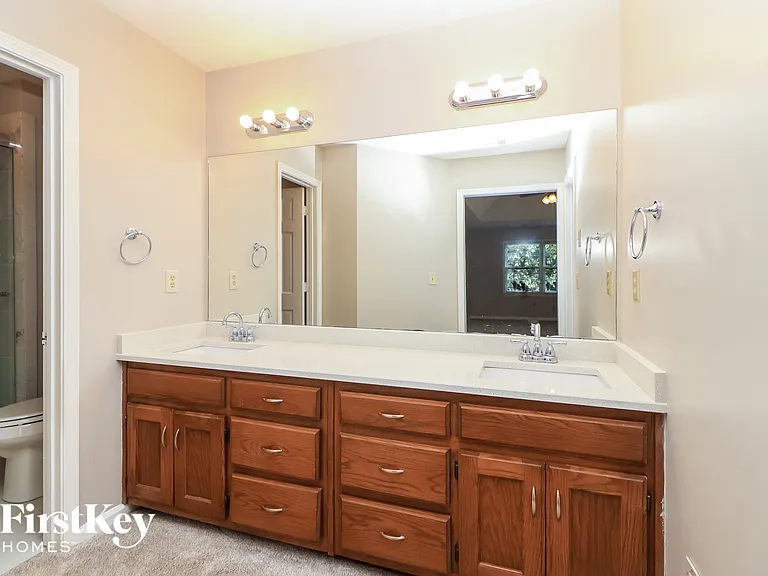 205 Timber Oak Cv — Photo 13