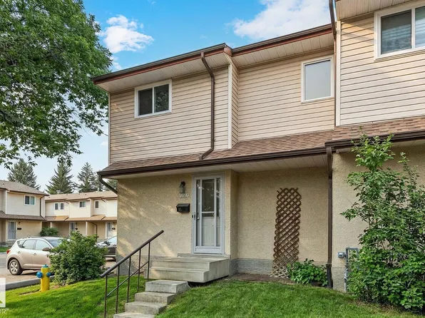 1767 Lakewood Rd S, Edmonton, AB T6K 3Y1