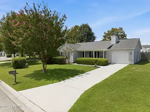 3 bed, 1345 sqft, $2,195 — Photo 1