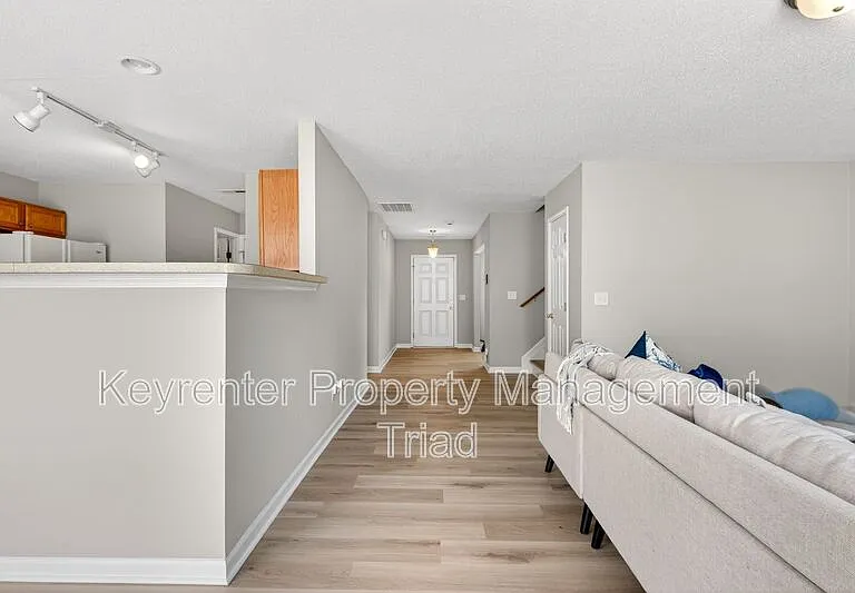 2703 Stafford St — Photo 36
