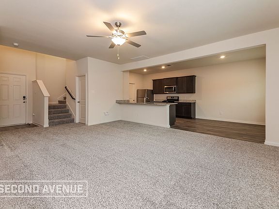 3rd image of 841 Serena Dr