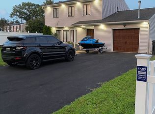 545 W Earl Ct, Toms River, NJ 08753