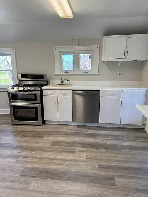 2 bed, 856 sqft, $2,400 — Photo 3