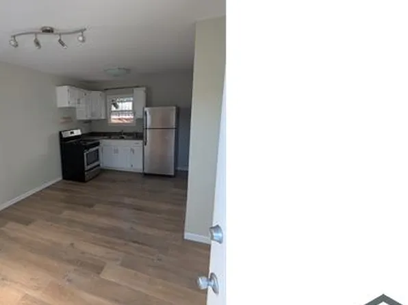 2247 S Ridgeley Dr, Los Angeles, CA 90016