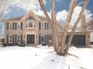 2162 Embden Ln, Wheaton, IL 60189