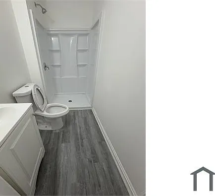 3 bed, $2,300 — Photo 4