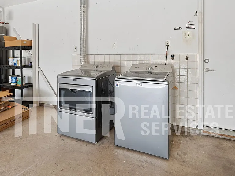 8950 Salmon Falls Dr — Photo 17