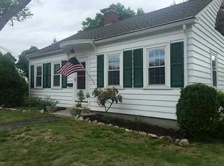 35 Hodsell St, Cranston, RI 02910