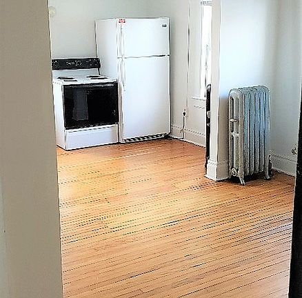 5th image of 1304 Washtenaw Ave APT 2