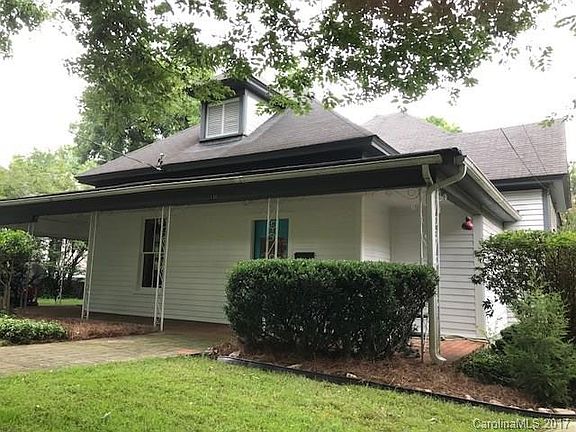 3rd image of 136 N Elm St #1