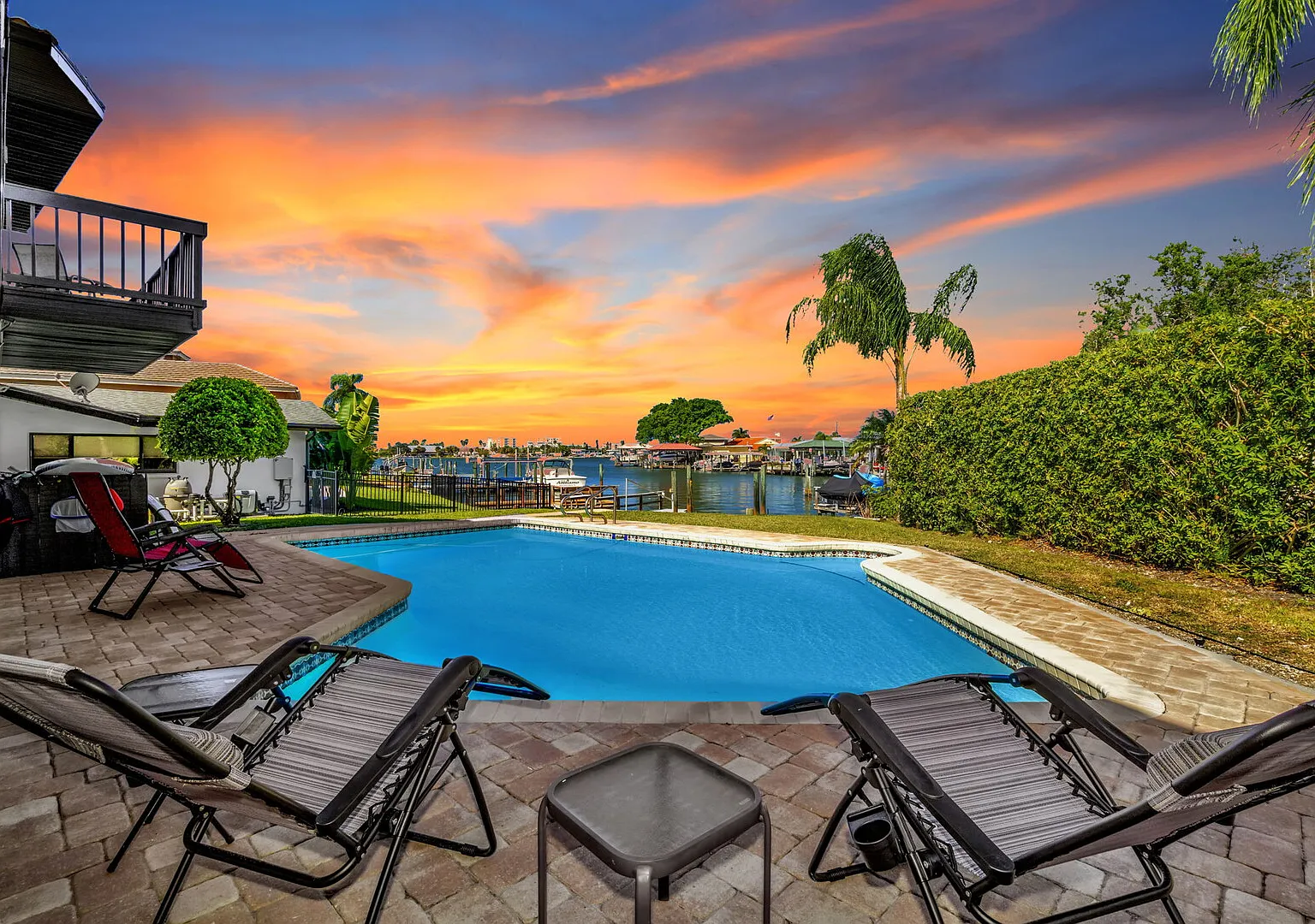 Clearwater Beach! Waterfront Modern Villa 4BD/2openLoft/4BT Pool /Boat — Photo 1