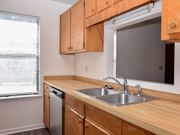 4th image of 111 Cedar Grove Dr #B