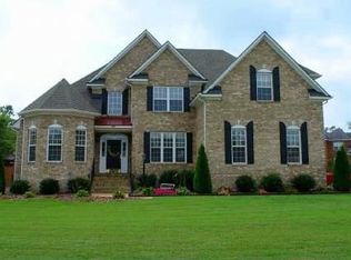 300 Autumn Cir, Suffolk, VA 23434