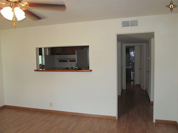 3rd image of 709 N Guadalupe St