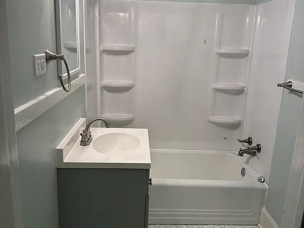 208 Greenwood Ave APT B