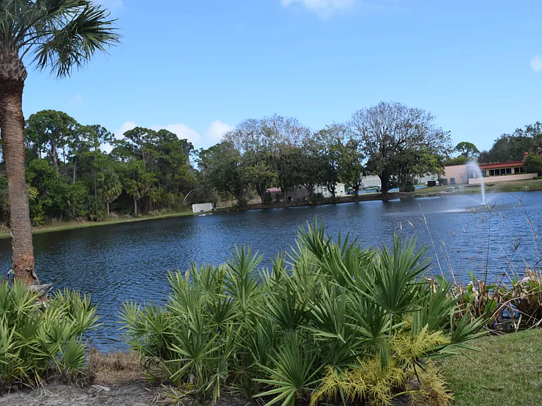 1 Lake Vista Trl #201 — Photo 24