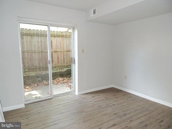 3rd image of 802 Marshall St