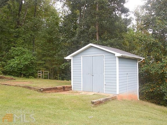 Out Building/Garden Area