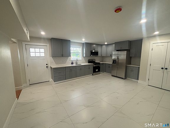 2nd image of 50 Bonner St Floor 1