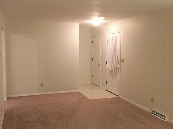 2nd image of 704 Evergreen Dr #House