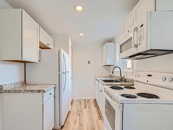 3rd image of 21 S Carrollton Ave APT 1