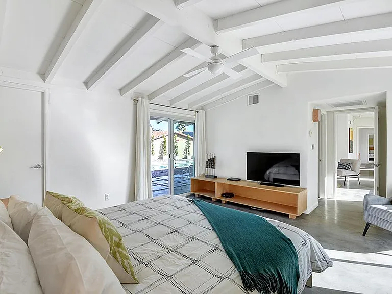 2290 N Cerritos Rd — Photo 19