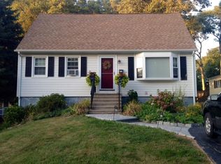 90 Hayden Ave, Tiverton, RI 02878