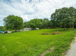 N Broadway Ave, Kansas City, MO 64118