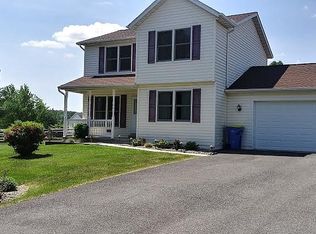 110 Stoker Ct, Stewartstown, PA 17363