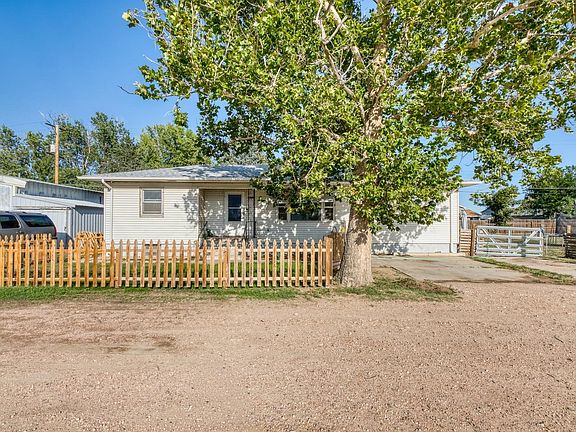 3rd image of 1820 Daffodil Ave