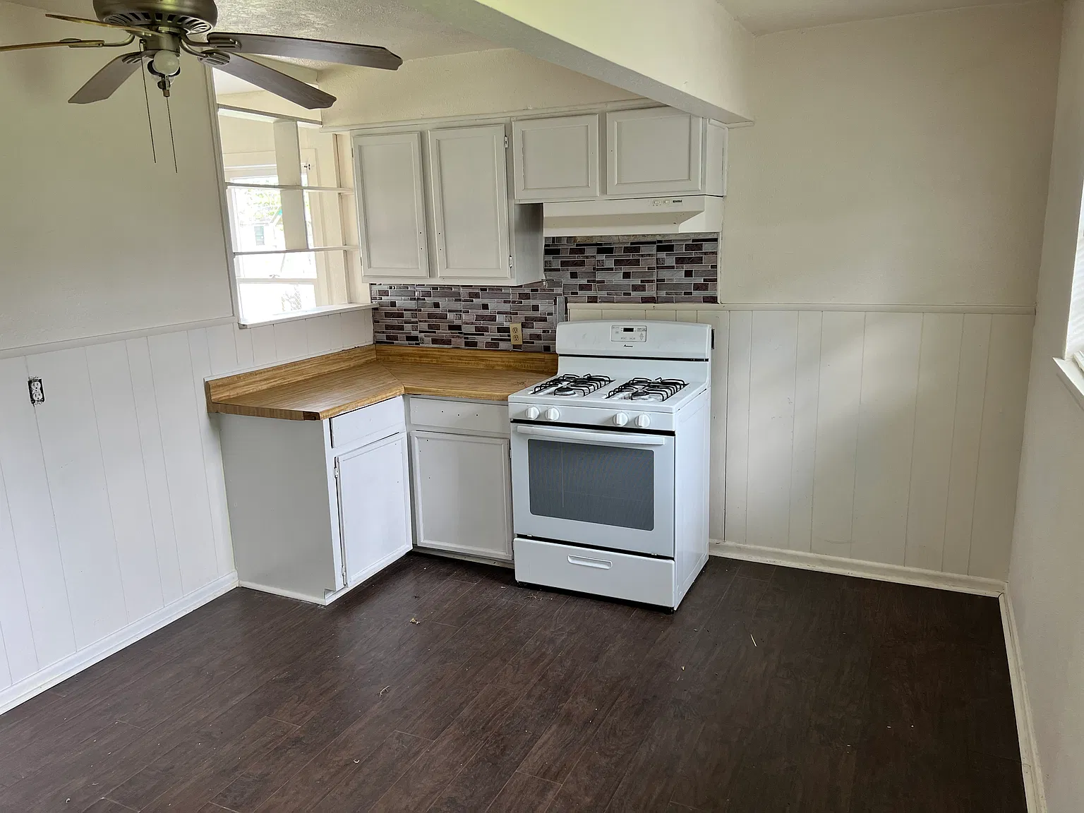1614 Sherman St — Photo 4