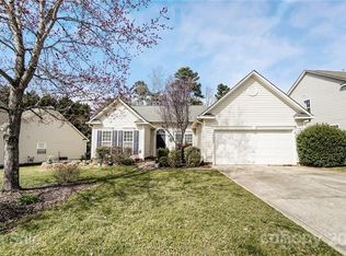 13443 Edgetree Dr, Pineville, NC 28134