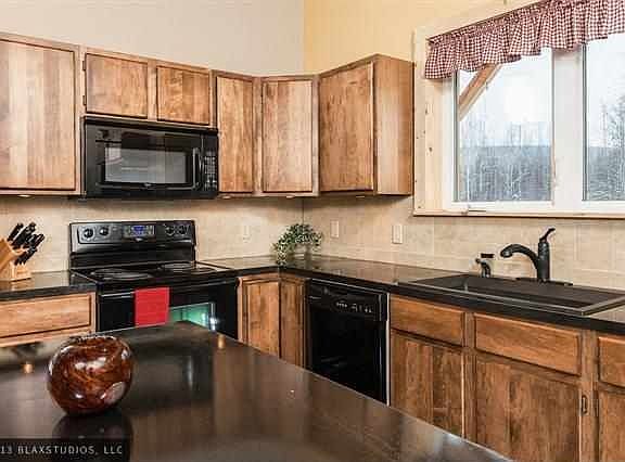 3rd image of 2060 Beth Ct