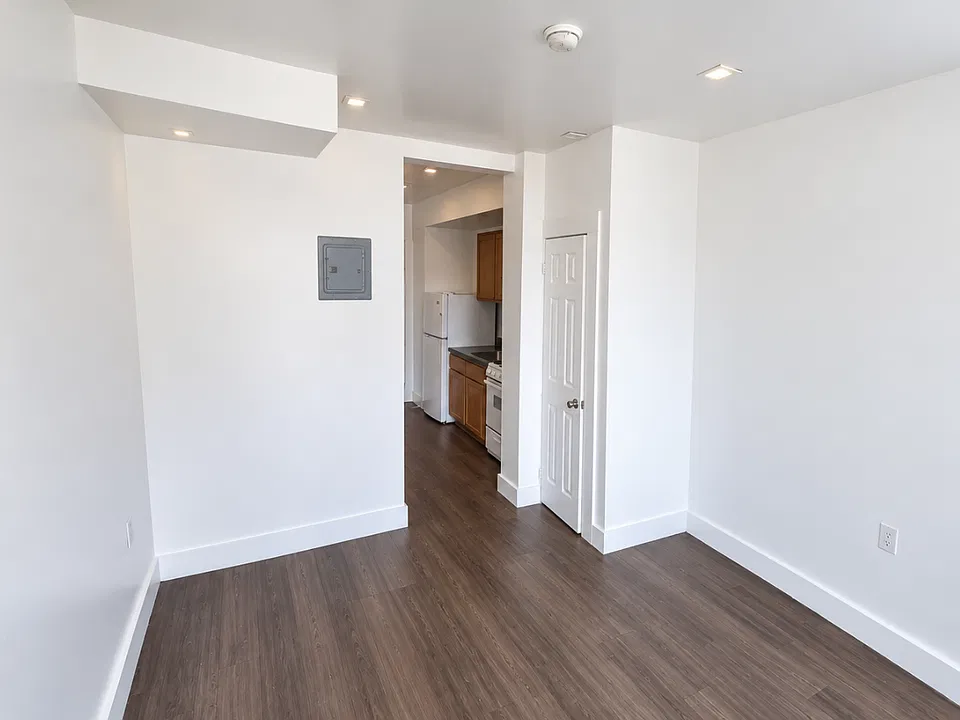 3009 3rd Ave #3