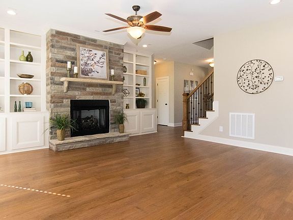 5th image of 99 W Saddle Ct