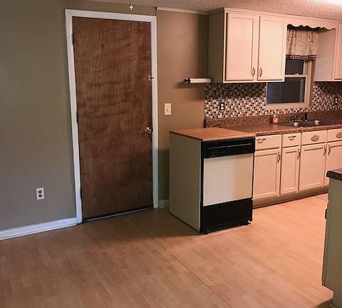 5th image of 1295 Eagle Ct