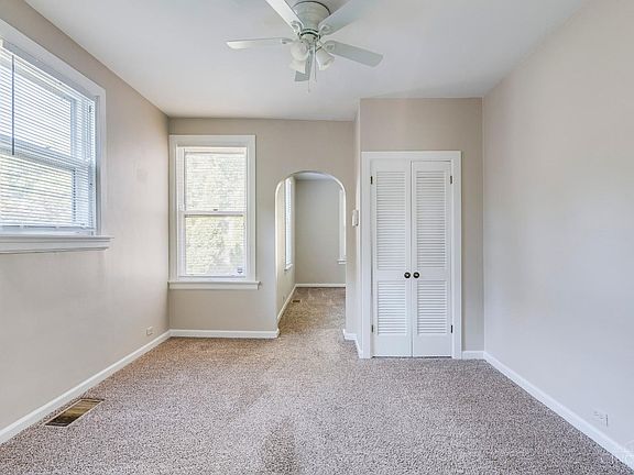 4th image of 3856 Mount Vernon Ave