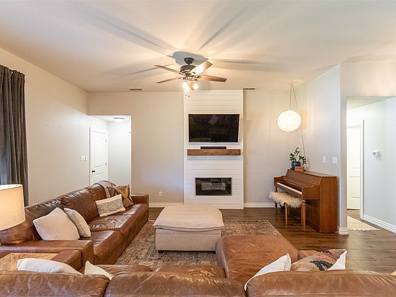 5th image of 2449 Township Ct