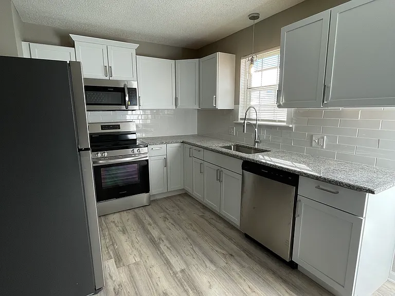 1015 N Jan Mar Dr — Photo 8