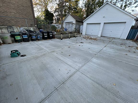 3rd image of 14957 Ash Ave