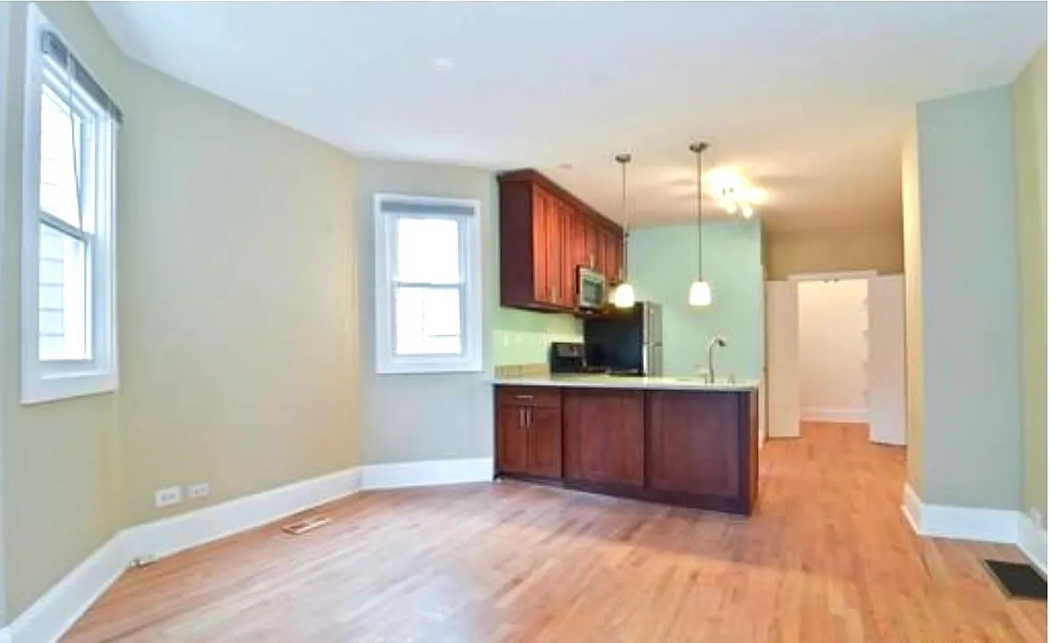 Building Photo - 1838 Ashland Ave #1F