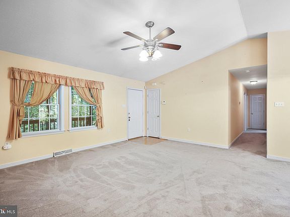 5th image of 24 Ross Ln