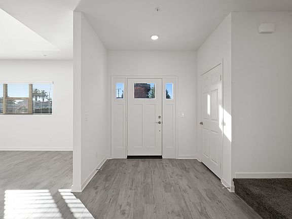 4th image of 316-320 S Barranca Ave #320-2